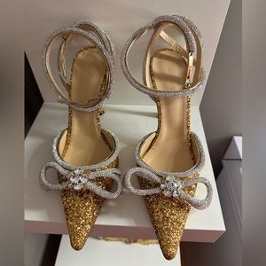 MACH & MACH Double Bow glitter pumps - Gold, New, Never Worn! Size 40.5